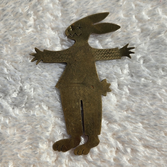 Elaine Pike Jewelry - Vintage 1989 Elaine Pike Charming Bronze-color Rabbit Brooch